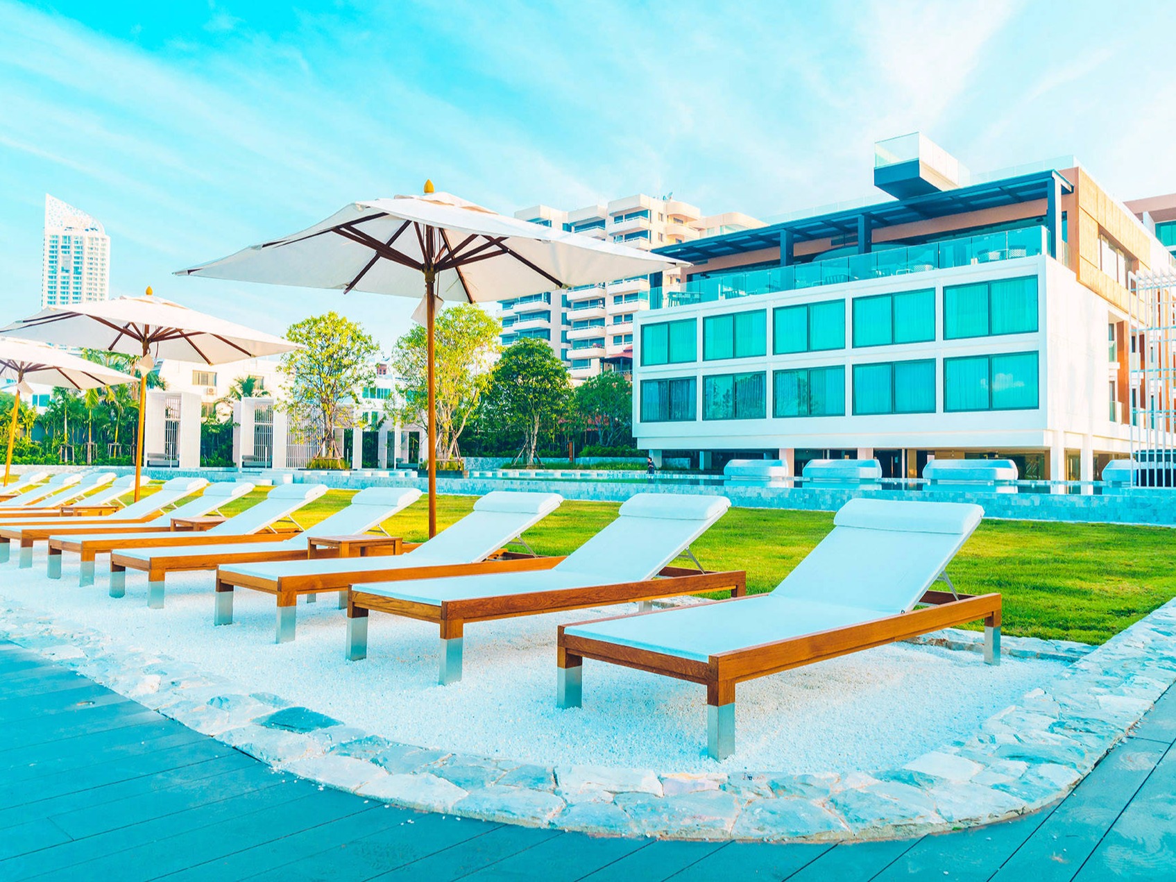 Resorts & Chalets